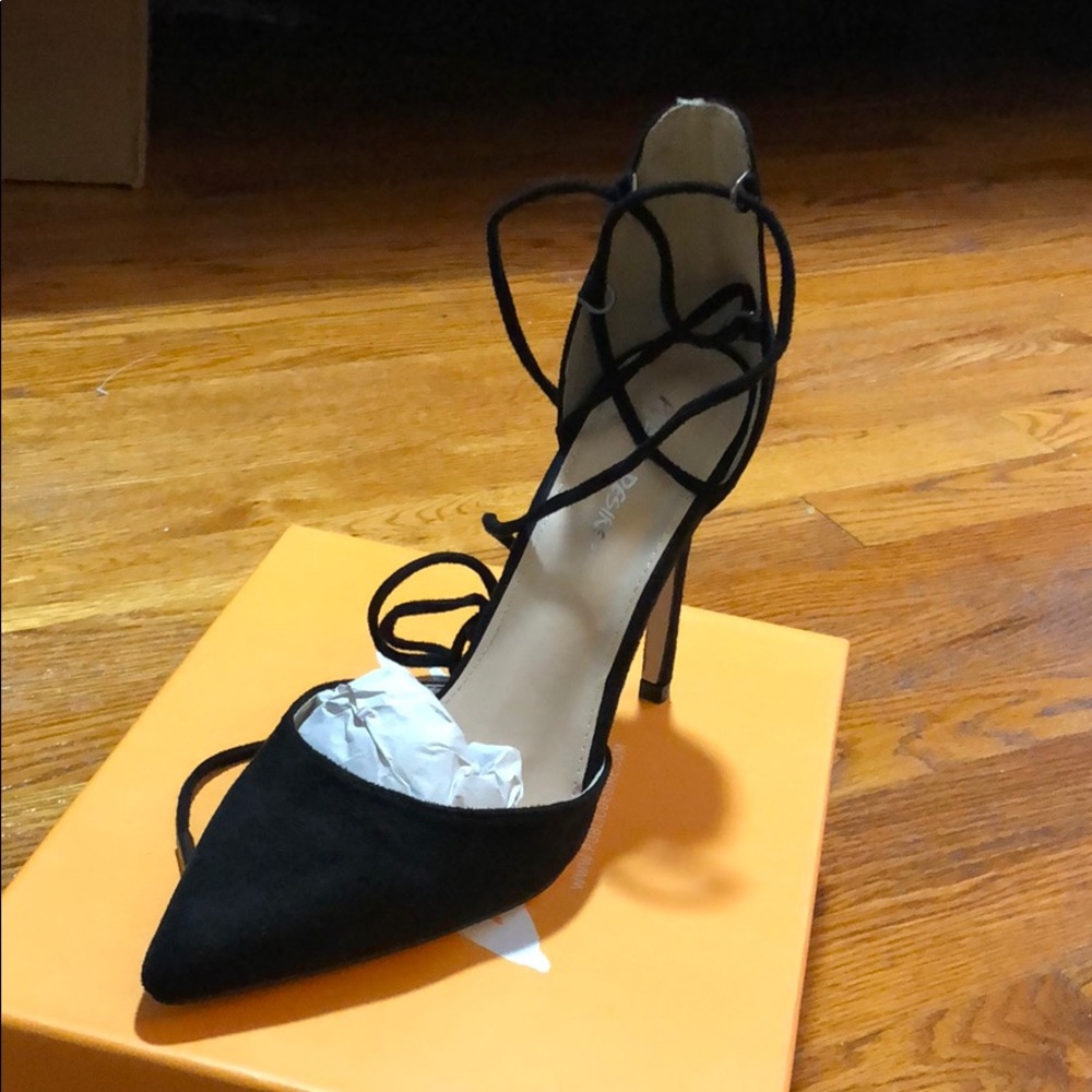 Black Tie-Up Heel